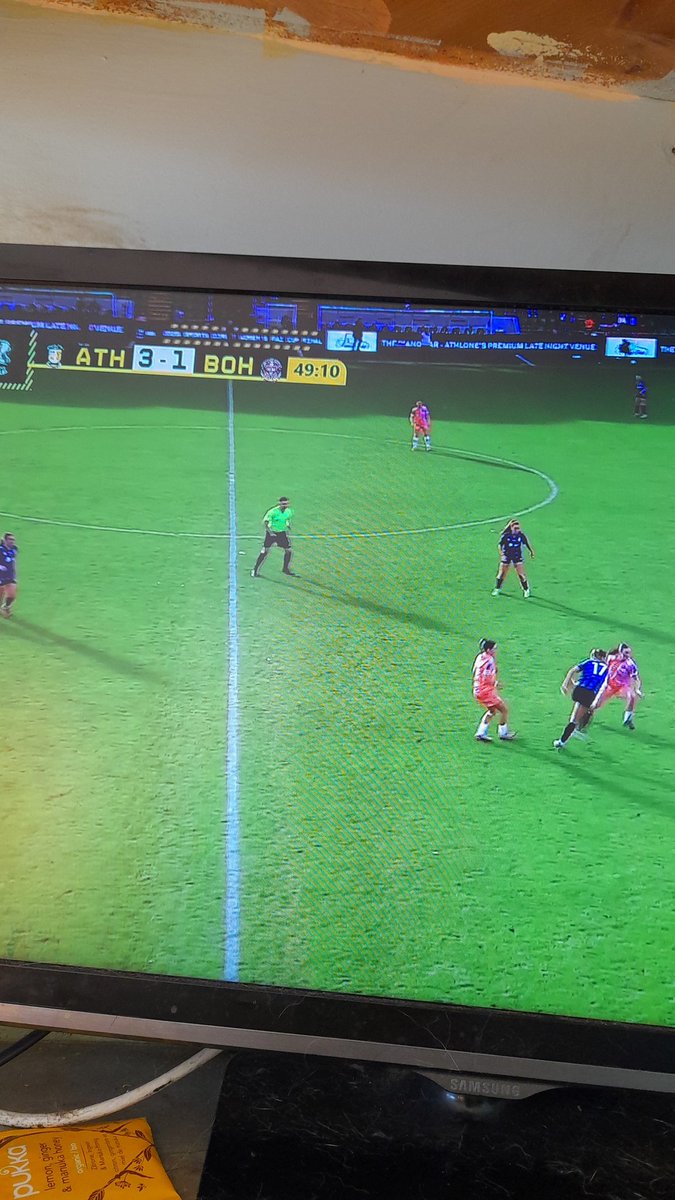 KELLY BRADY 🥳#TG4 <a href="/AthloneTownAFC/">Athlone Town AFC</a>