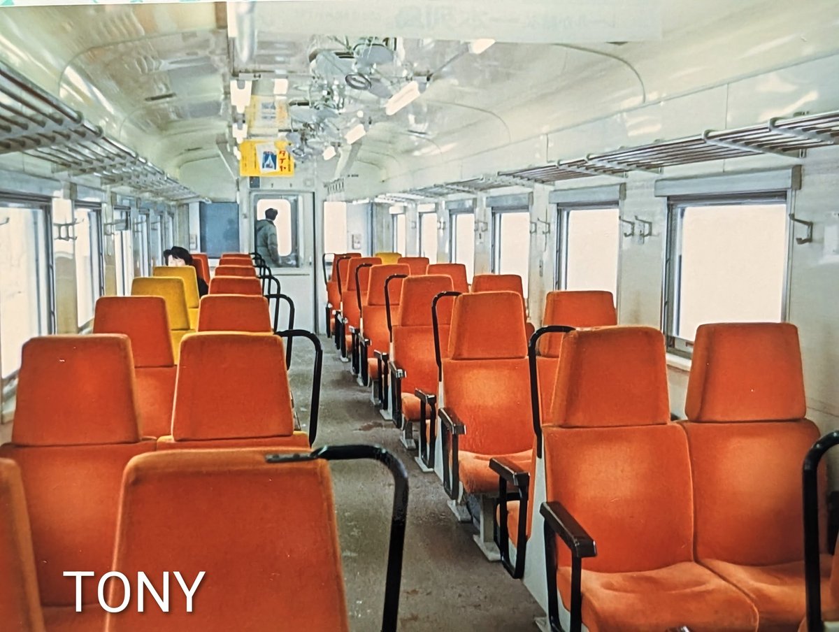 七尾線 415系800番台 ドア押しボタン 七尾線 415系800番台 ドア押し