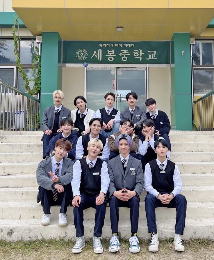 hoararity's tweet image. RESET TIME ‼️
IF YOU SEE THIS, RT AND DROP THE TAGS FOR SEVENTEEN ‼️
1 REPOST = 1 VOTE
1 REPLY = 1 VOTE
add unique words/ pictures to avoid spamming !!!
I vote for #SEVENTEEN on #2025MAMAVOTE
LETS GOOO CARATDEUL 😽🤍