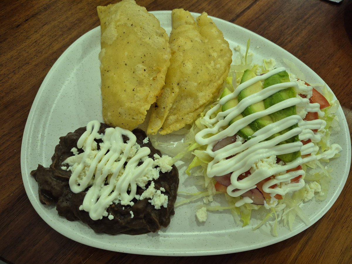 Desayunando ando!
Qué feliz me siento de regresar de vacaciones 💕!
De norte a sur prefiero hoy, por hoy el norte es más barato!
Los invito a visitar Tampico!
Playa, Sol y su gente hospitalaria!
Son diferentes!
Son sencillos!
Son como un abrazo de tu mejor amigo!
Éso es Tampico!