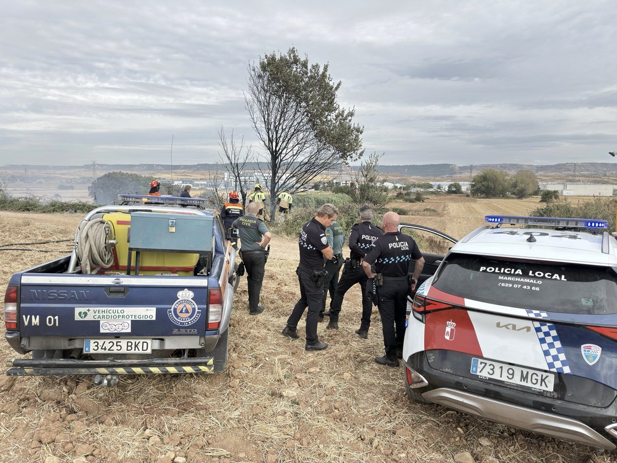 🔥 Ya controlado un pequeño incendio de rastrojo y matorral que se inició hoy en el paraje de las Fuentes, atajado gracias a la rápida intervención de <a href="/PCMarchamalo/">PC.Marchamalo</a> y la Policía Local, y posteriormente por los bomberos de CEIS Guadalajara, que se quedan refrescando la zona.  👏