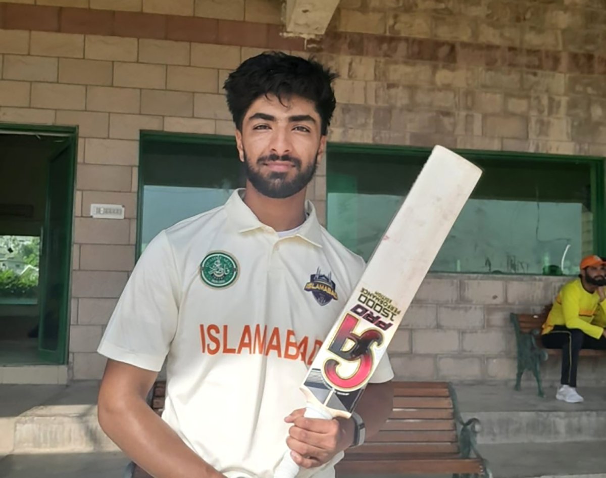 Cricket_World's tweet photo. 🔥 Red-hot form from Shamyl! He smashes his second consecutive century in the Quaid-e-Azam Trophy 2025-26 💯 🇵🇰
🎯 Shahid Aziz & Muhammad Imran shine with five-wicket hauls!
https://t.co/AGzAa7tc9n
#QeAT2025 #CricketWorld #Shamyl #ShahidAziz #MuhammadImran https://t.co/Gsfk7r8SII