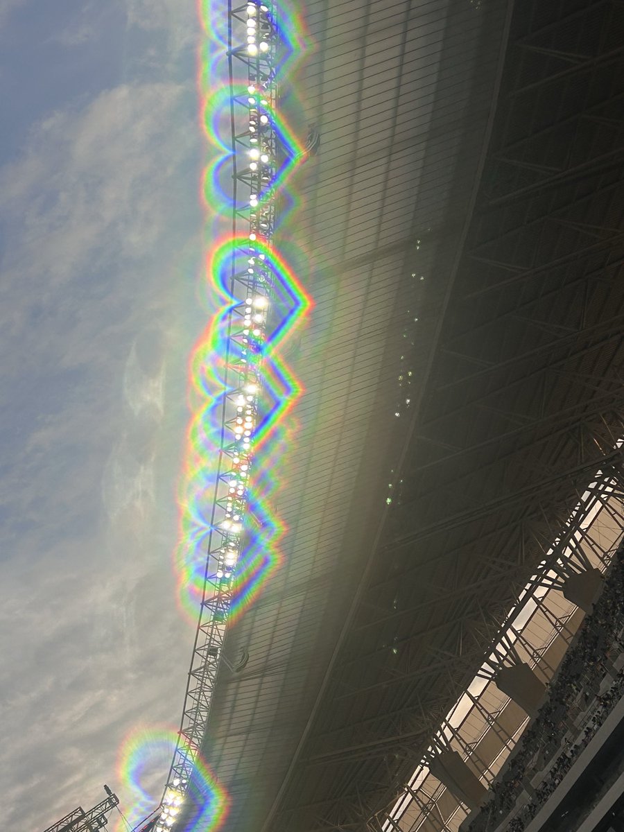 오늘 행복했어유
좋은사람들도 만나고~~
다시한번 평테이를 다짐한
정말 가디건 하나 걸치고 정말정말 얼어죽을뻔
했는데 저한테 핫팩 주셨던분 정말정말 잊지 못해요ㅠㅠ
폭죽도 이쁘고 오늘다 너무 좋았어요~~ 모두 굿나잇..