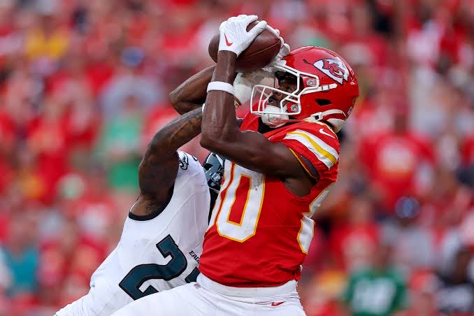 Gotham_Bets's tweet photo. Tyquan Thornton O 6.5 Rec Yards 🔥

Yes I’m aware Rice is back but there is value in such a low line. 

@fantasia_bets 

#PrizePicks #NFL #GamblingX #Betting #PrizePicksLocks #NFLBets #NFLLocks https://t.co/pKQLI5diF6