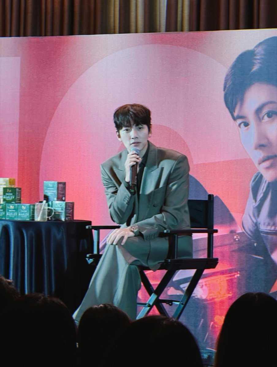 francejcw's tweet photo. [Event] I AM WORLDWIDE 'Domin8' press conference (19.10.25) -14 https://t.co/1wRwNrb1IG