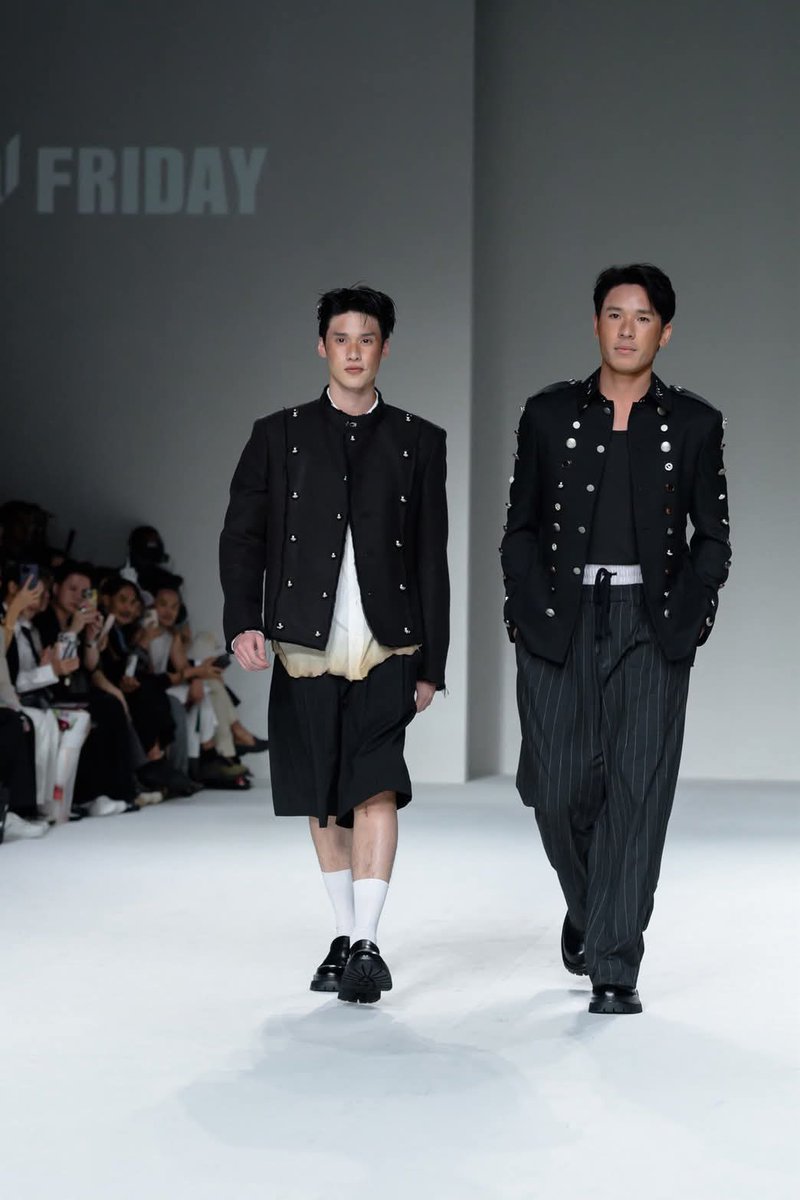 PearlOfficialP's tweet image. พี่เพิร์ลและน้องพีคในโชว์ของ #๒๗FRIDAY ขอบคุณสำหรับโอกาสดีๆ จากผู้ใหญ่ใจดี ขอบคุณค่ะ 🙏😊
PEARLPEAK AT SIAM PARAGON
#SiamParagonBIFW2025xPearlPeak
#pearlpooo #PearlSatjakorn
