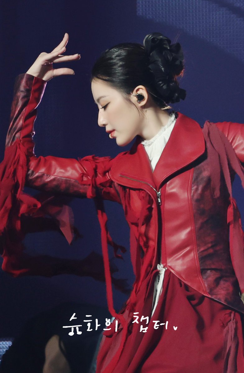 chapter_ysh's tweet image. 251019

❤🔥

#아이들  #여자아이들 #GIDLE #IDLE  
#슈화 #SHUHUA #舒華