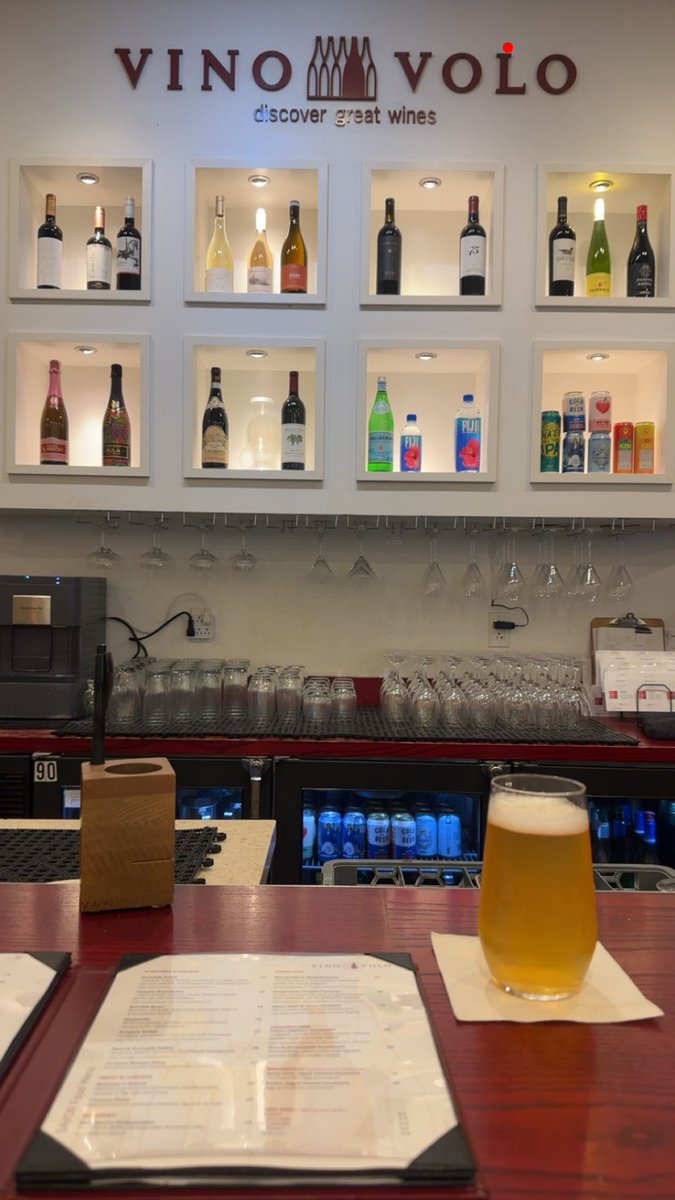 yslwatts's tweet photo. 11:17 airport beer https://t.co/bcR2rI5ZhC
