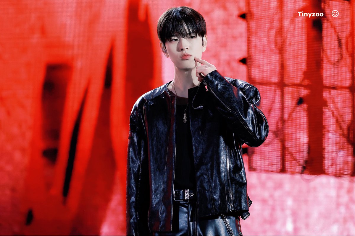 TinyzooOO tweet media