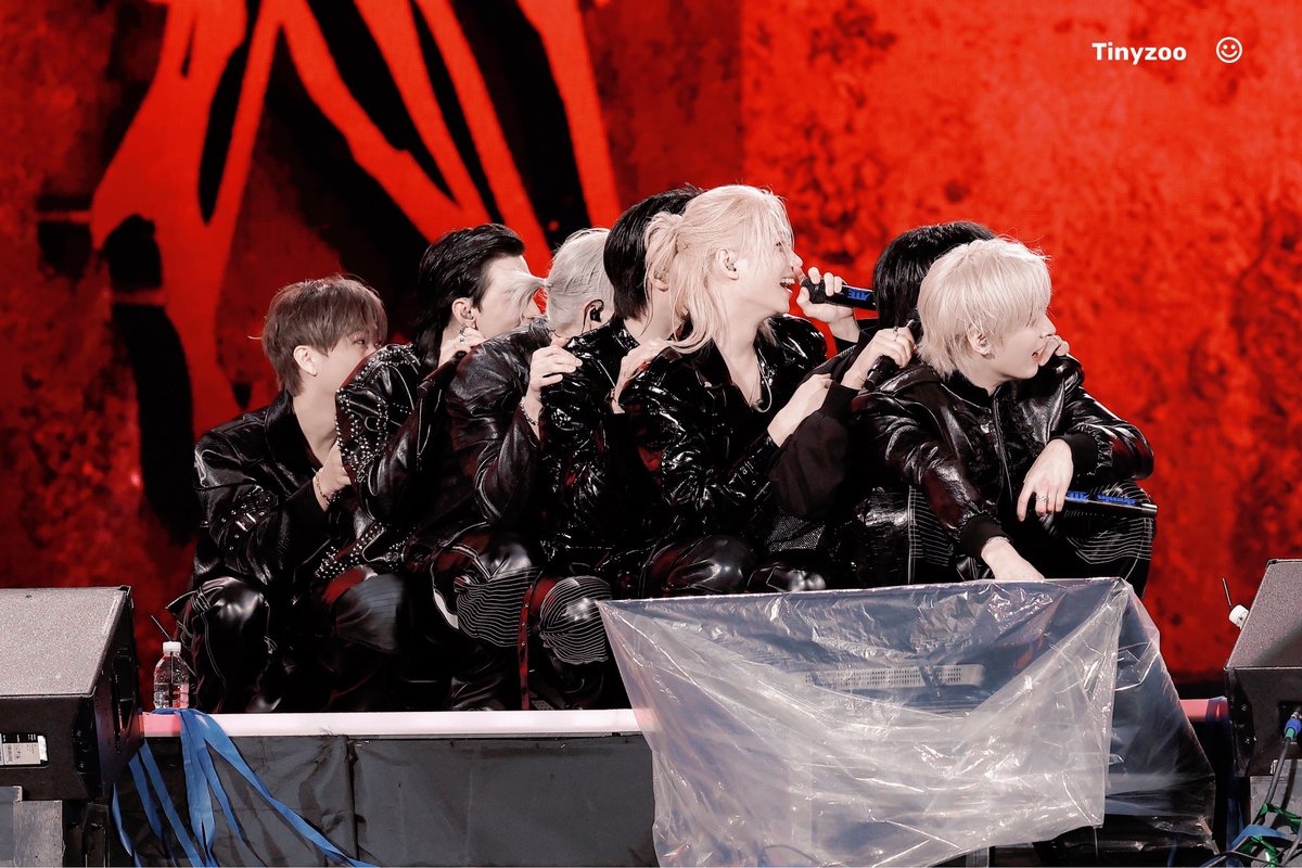 TinyzooOO tweet media