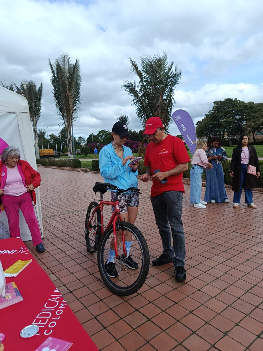 MedicalimpactCo's tweet photo. Aquí seguimos 💕 bailando, sonriendo y promoviendo la detección temprana del cáncer de seno en la jornada #BailatónRosaINC 🎀. Nuestro equipo de @MedicalimpactCo acompaña con orientación médica e información
📍Parque Virgilio Barco y Parque Gilma Jiménez – Bogotá 🕗 12:15 p.m. https://t.co/7CvRxsp4y3