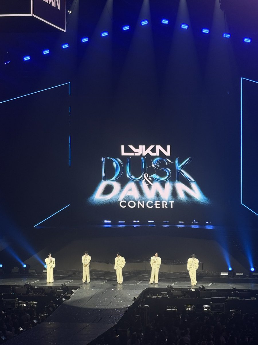 tnbau1's tweet image. เก่งกันมากๆเลย ขอให้มีคนรักเพิ่มขึ้นอีกเยอะๆเลยนะน้องๆ #LYKNDuskAndDawnConcertD2
