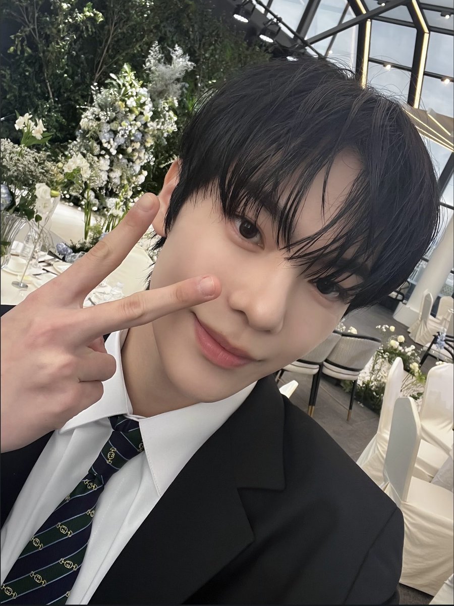 H0TMES2's tweet photo. 0v__x0 인스타그램 스토리

#박동규 #PARKDONGGYU #パクドンギュ https://t.co/RrWXuFH2Vl