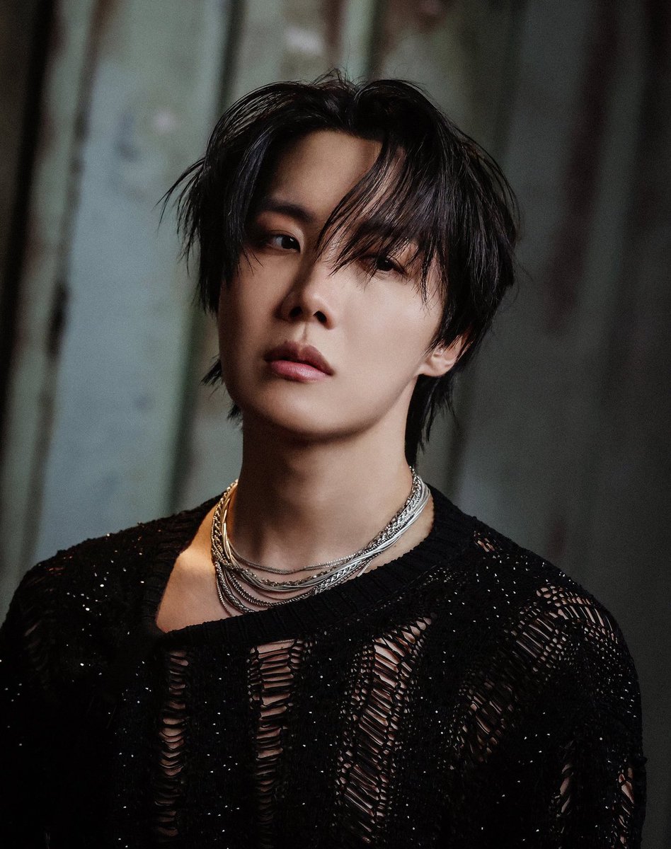 tracklist's tweet photo. 🚨 J-Hope, do BTS, fará uma colaboração no novo single álbum do LE SSERAFIM, “SPAGHETTI”!

O lançamento está previsto para 24 de outubro. https://t.co/cQq7fDqc10