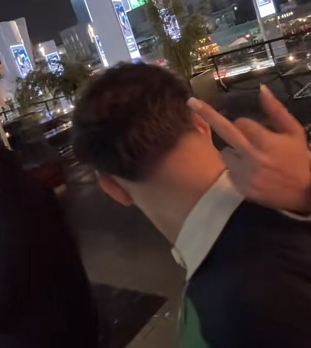 Whatever the fuck they are doing “trend” po doken si gisht i kames me lesh