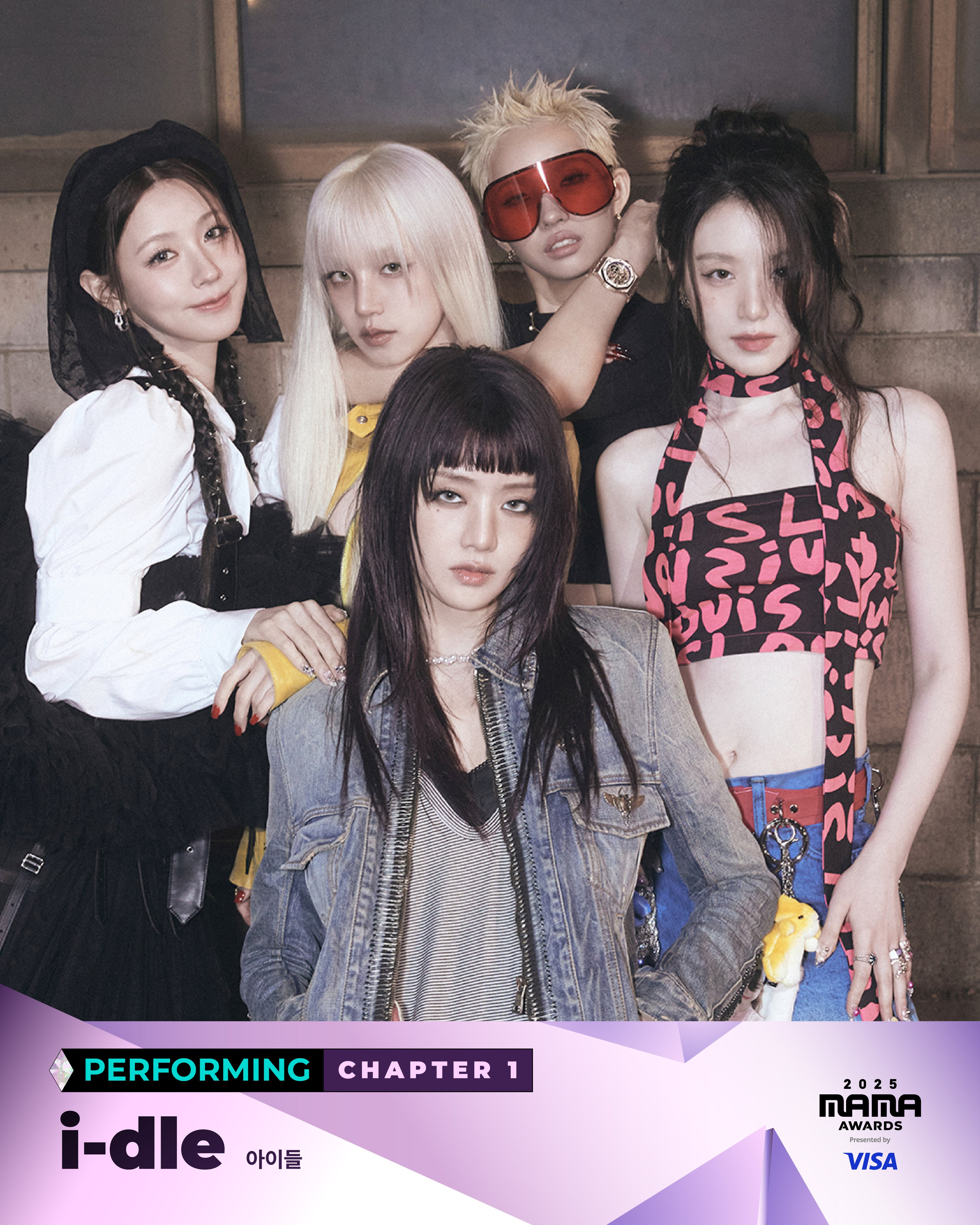 (G)I-DLE posing elegantly