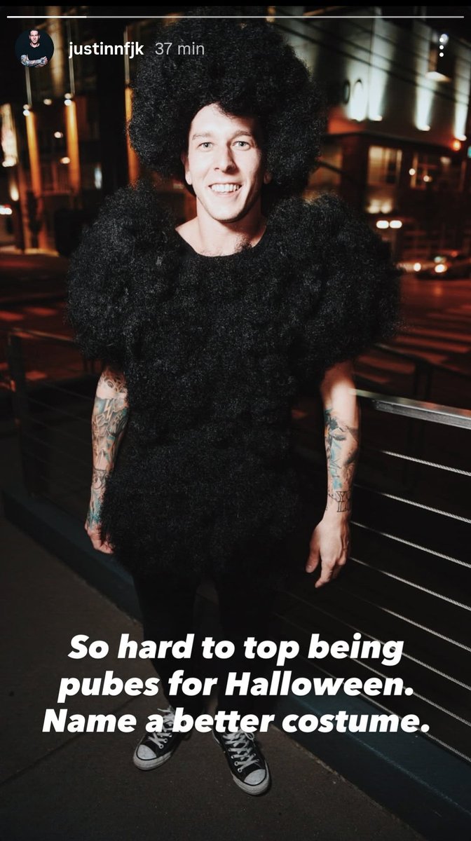 Não tinha um amigo pra avisar?

Justin Hills em seu storys nos lembrando de quando se vestiu de pentelho no halloween..