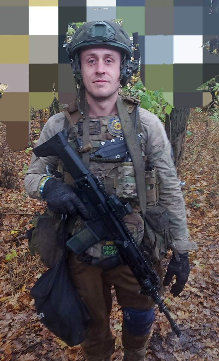 "Try not to look confused"

Me confused AF.