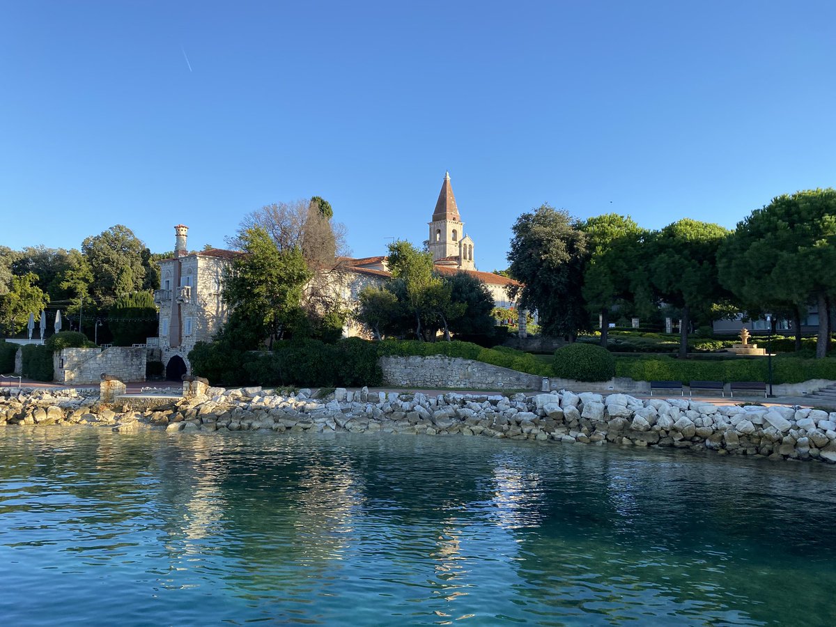 kevinthyssen's tweet image. My trip with @united_codes to the 30th anniversary of HrOUG conference has come to an end. Really enjoyed the atmosphere, talks, people, parties and the special event on Saturday! Thank you @Hroug_Croatia! #orclAPEX