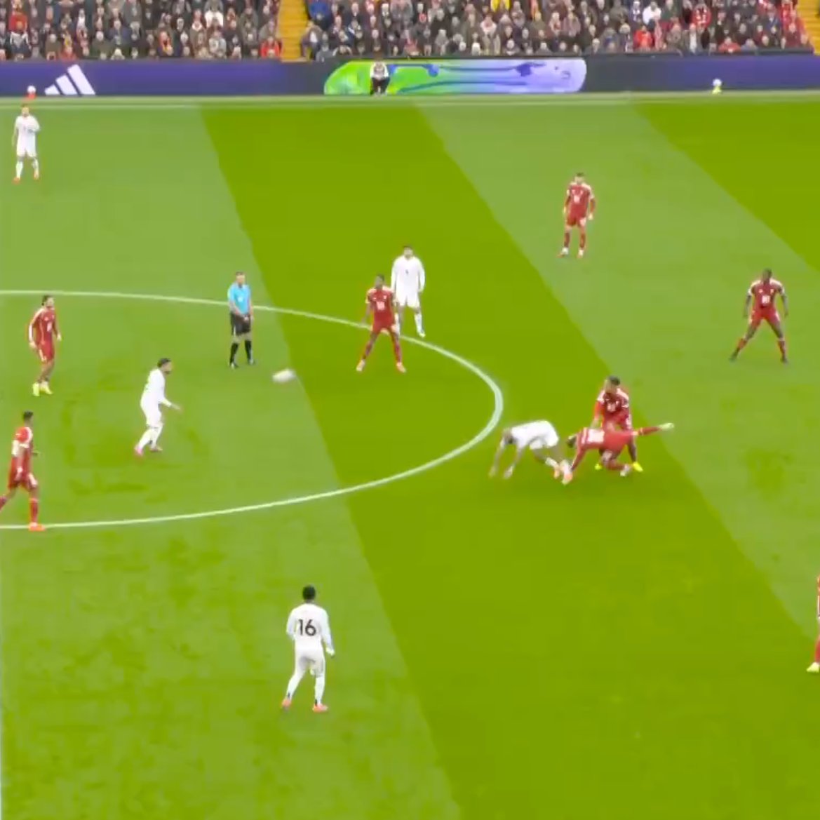 “The referee didn’t see the head injury”

Look where the referee is standing 😂