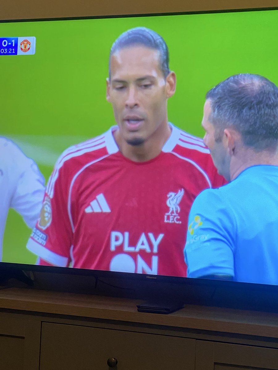 Mixed messages from Van Dijk when complaining about the ref playing on

#LIVMUN