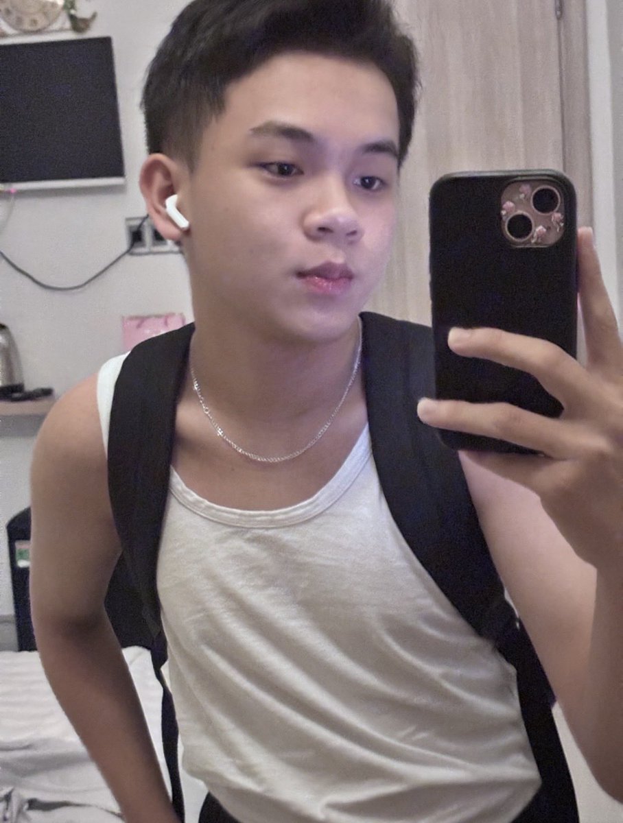Tắm cùng bé Mèo tweet media