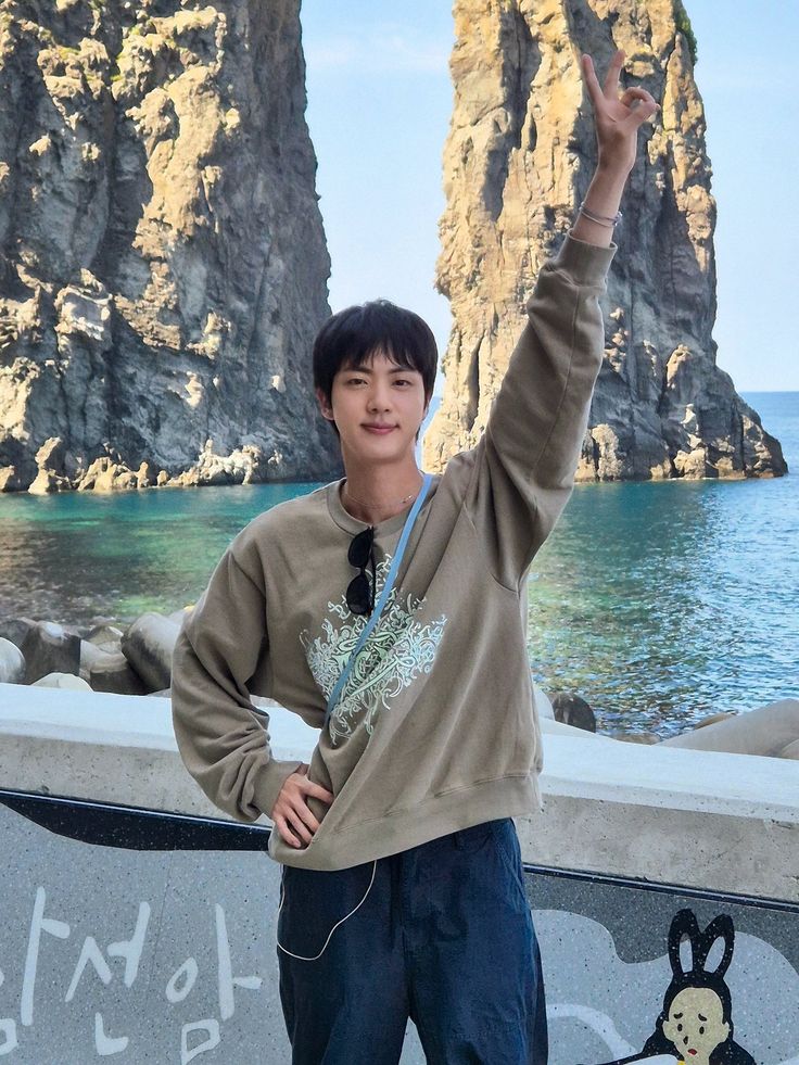 Vote #jin for #2025mamavote*