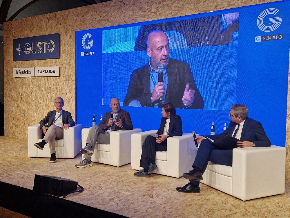 Un weekend di gusto, emozioni e grandi incontri si è appena concluso a “C’è + Gusto” di Bologna!
Due giorni intensi tra showcooking, masterclass, degustazioni e dialoghi sul futuro del cibo - con la Mozzarella di Bufala Campana DOP protagonista assoluta della scena, insieme al