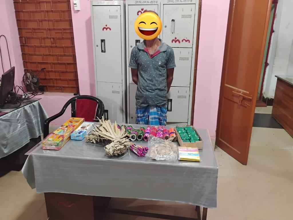 Under the special drive against Illegal FireCracker #OperationAgni Kalinganagar PS has conducted a raid at duburi market and seized different kinds of sparkling crackers. PS Case No. 384/25 has been registered &amp; notice has been served to the accused person.