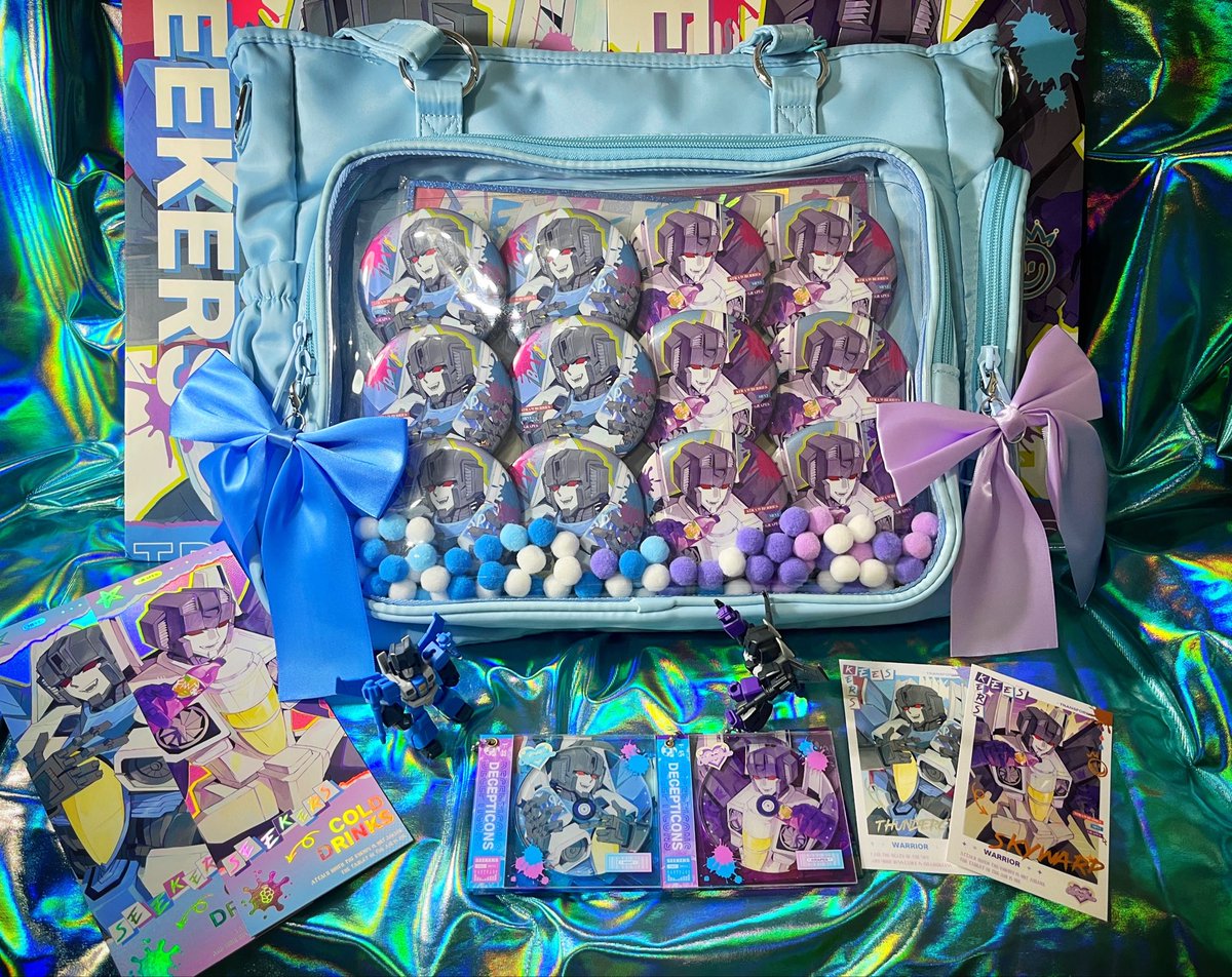 TCSKWP_'s tweet image. 👜💙💜🎀✨✨✨✨✨
#Itabag  #Thundercracker #Skywarp
#Transformers #nailart