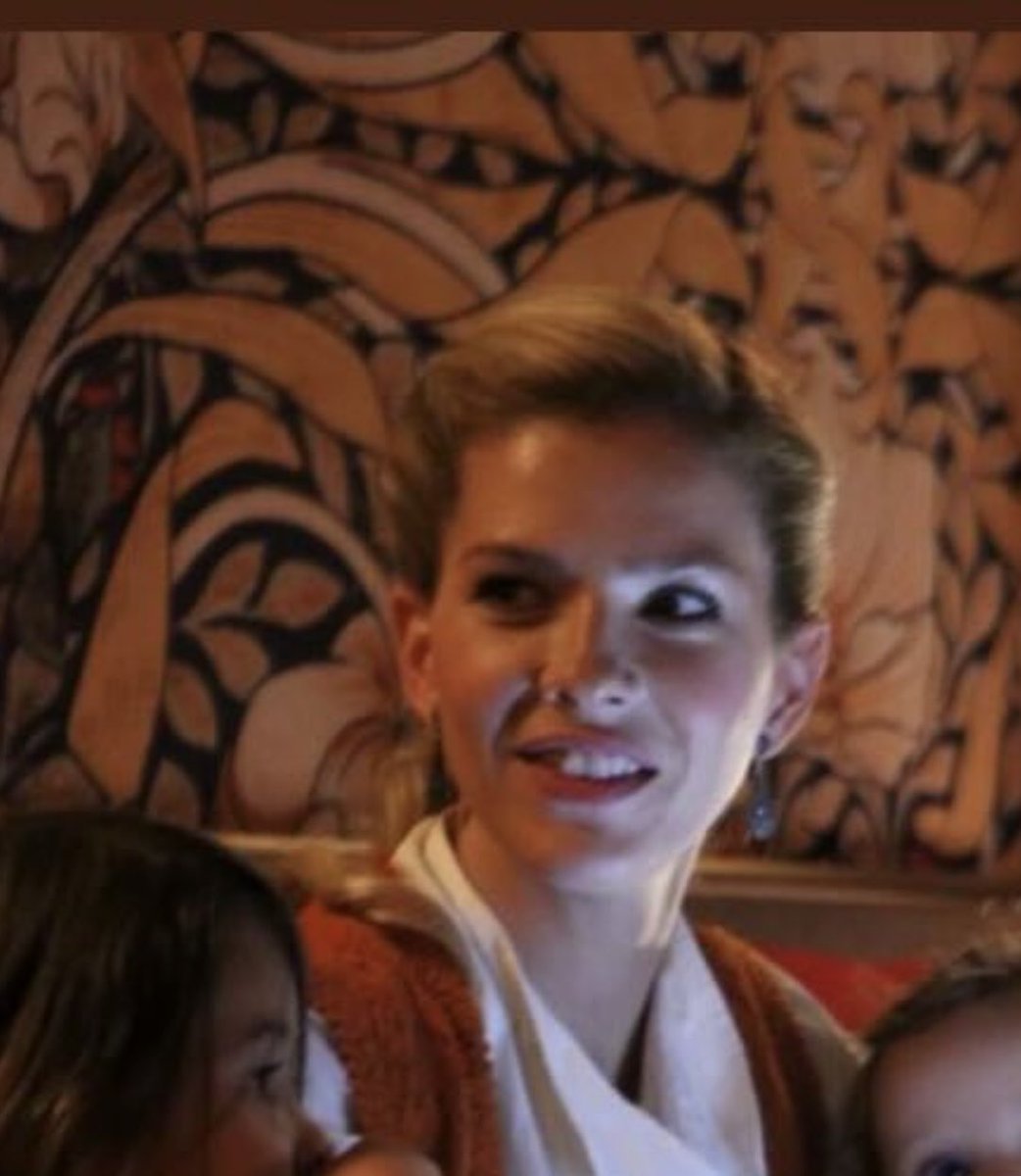 Me están diciendo que ella es la más bella de argentina? 🤡