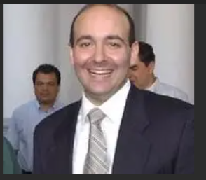 El Cuento Chino del Grupo <a href="/nanduti/">Radio Ñandutí</a> sobre el 5G
En Paraguay, un nuevo grupo controla el medio Ñandutí, impulsando una narrativa favorable al 5G con tecnología Huawei. Analicemos los protagonistas y el trasfondo geopolítico sin alterar hechos.
✅Maximiliano Altieri Fadul,