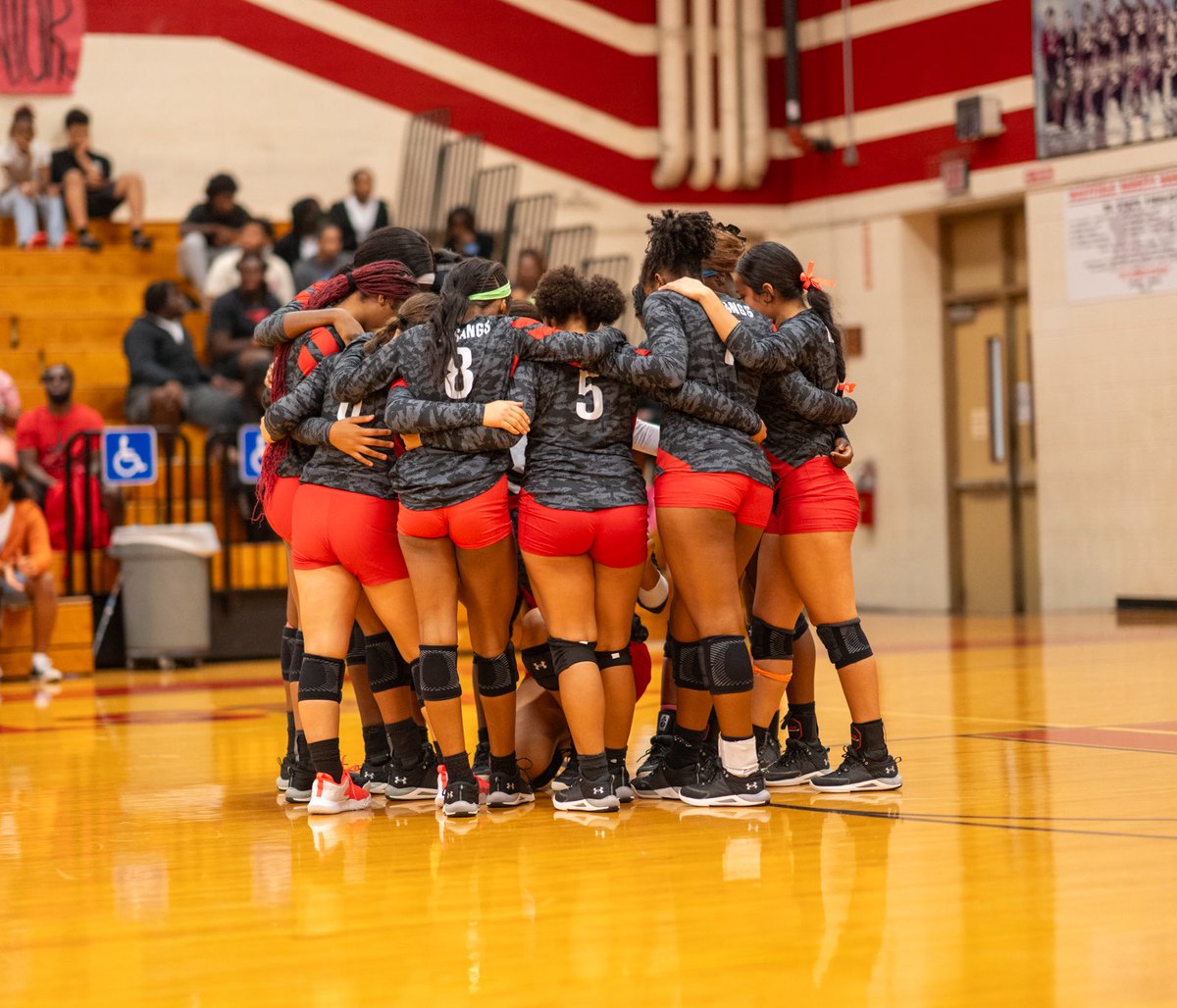 SpringISDAthl's tweet image. 🏐 Westfield Volleyball stays perfect! 🔥 The Mustangs remain undefeated in 14-6A district play at 12-0 💥 @whsmustangs @fb_westfield
