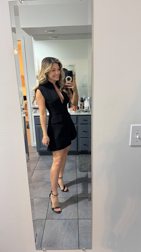 Sarah_Clayton81's tweet photo. Finally got over not having a voice, so it was date night time!  Just in time for my Bday this week.  Take advantage of my BDay sale on my OF Page 40% off! https://t.co/gECgU9xtPs