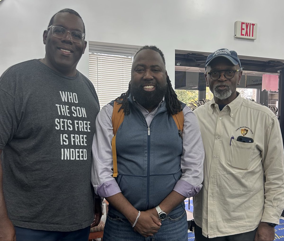 2adenman's tweet photo. This weekend the members of Living Word Church, were blessed to learn from this awesome man for 2 days. Pastor Dwayne Rembert of Flatline Church in Montgomery, AL @flatline_movement_611, as he shared with us strategies to better reach those around us.  https://t.co/7RuQPPWXvB https://t.co/CD9ITVBgqG