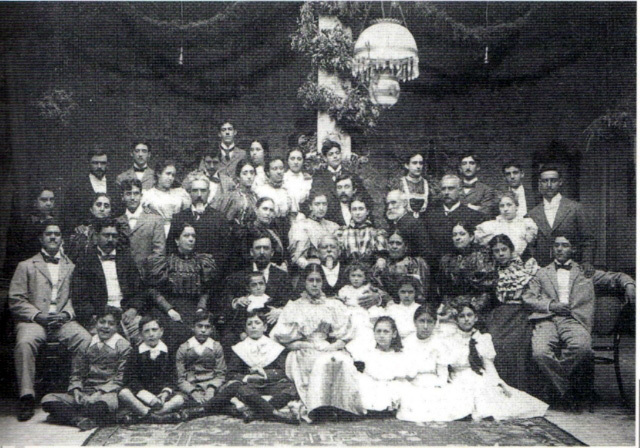 MuseoPresidente's tweet photo. 19 de octubre de 1910.- En la Hacienda “El Rosario”, en #Parras, #Coahuila, Don Evaristo Madero Elizondo, empresario, ex Gobernador y abuelo de Don Francisco I. Madero, dicta su testamento: “…Ordeno a todos mis hijos y demás descendientes … adoren a mi Dios, sean justos y amen a sus esposas, hijos y patria; que sean activos, y sean enemigos de la pereza..”.