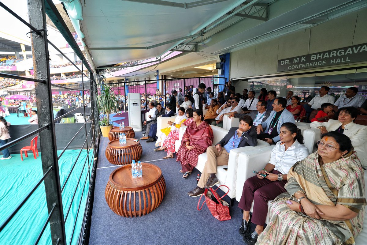 JM_Scindia's tweet photo. An exhilarating evening cheering for our Women in Blue at Holkar Stadium, Indore hosted by @MPCAtweets.🇮🇳

Thoroughly enjoyed every moment of the action, skill, and intensity on display, not just from our team but from both sides. As a cricket aficionado, battles like these between bat and ball truly keep the spirit and passion for the game alive.

#CWC25 #INDVENG