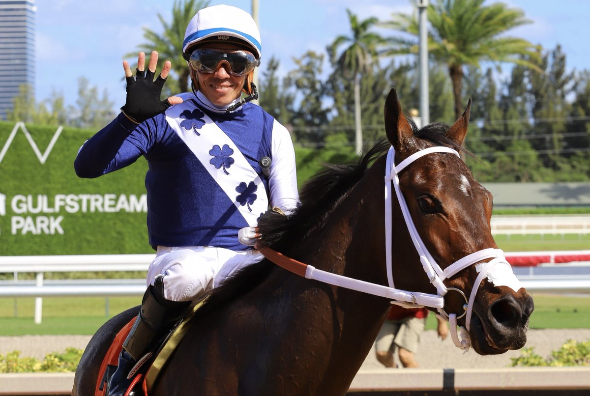 VictorEBarboza's tweet photo. Skellig Michael • Emisael Jaramillo • Víctor Barboza, Jr. #GulfstreamPark #SunshineMeet un honor, ser parte de la victoria 5000 de Emisael Jaramillo, en su dilatada y exitosa trayectoria. https://t.co/xd4FbTd9Su