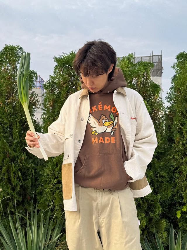 RT 𝐎𝐑 REPLY 

I’m voting #Jhope for the #2025MAMAVOTE