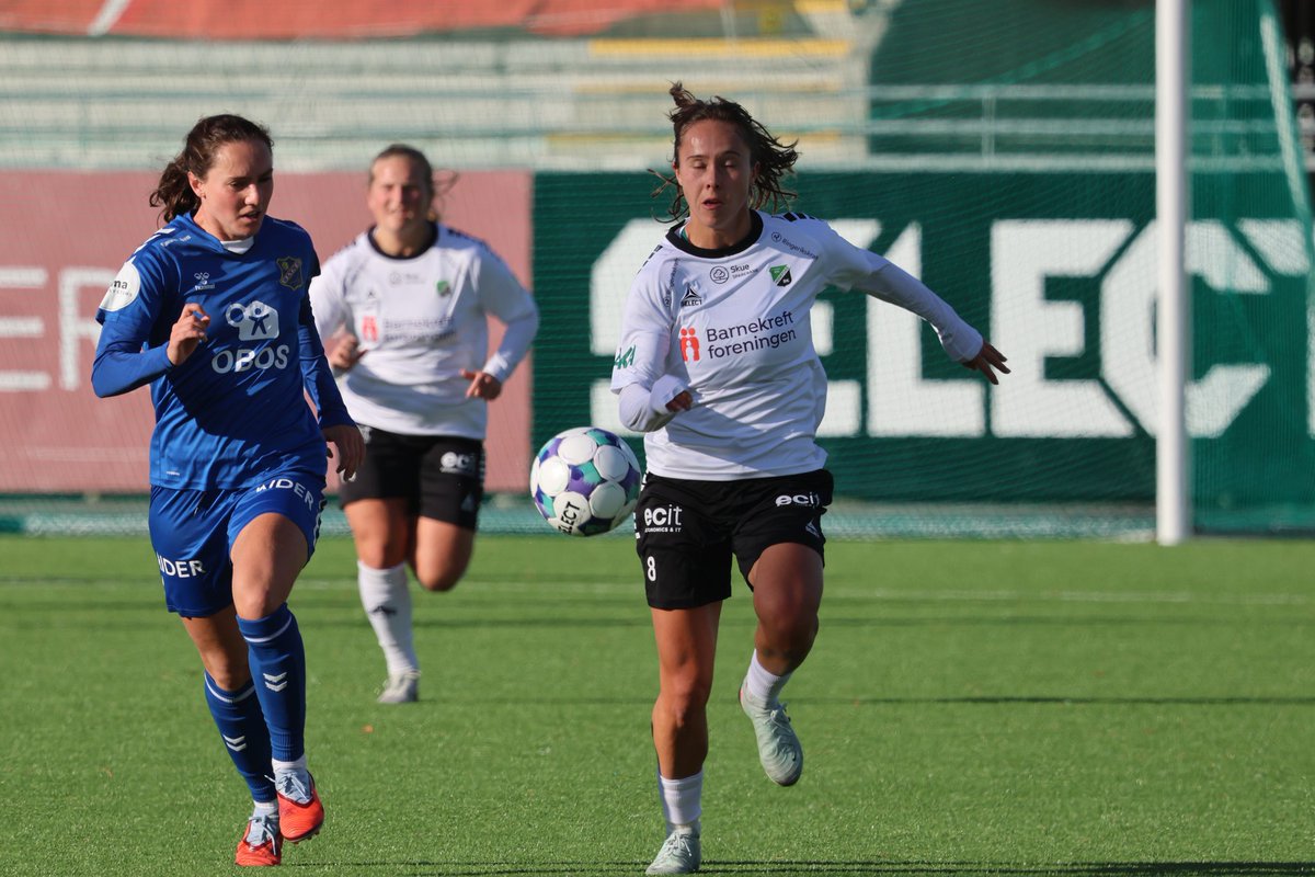 HonefossBK's tweet image. honefossbk.no/a-lag-kvinner/… endte uavgjort 2–2 i dagens runde 24 i Toppserien mellom Hønefoss BK og Lyn på AKA Arena. Stillingen til pause var 0–0 etter en jevn og sjansefattig første omgang, der våre HBK-damer var det førende laget uten å få ballen i mål.
#VierHBK