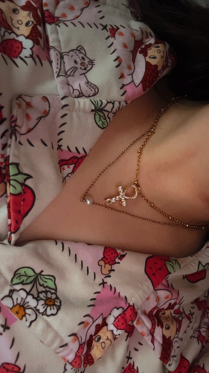 happy birthday to meeee. i’m so happy i got this necklace 🥹