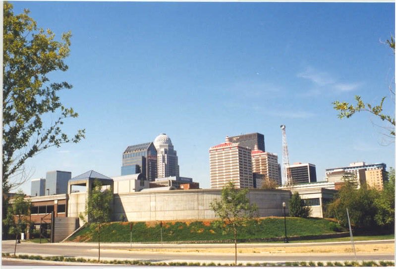 jchrisb123's tweet image. Today is National Kentucky Day.  Best known as the Bluegrass state. It’s largest city is Louisville &amp;amp; it’s capital city is Frankfort.  It became the 15th state on June 1st 1792.  It is well known the Louisville Slugger baseball bat &amp;amp; horse racing.