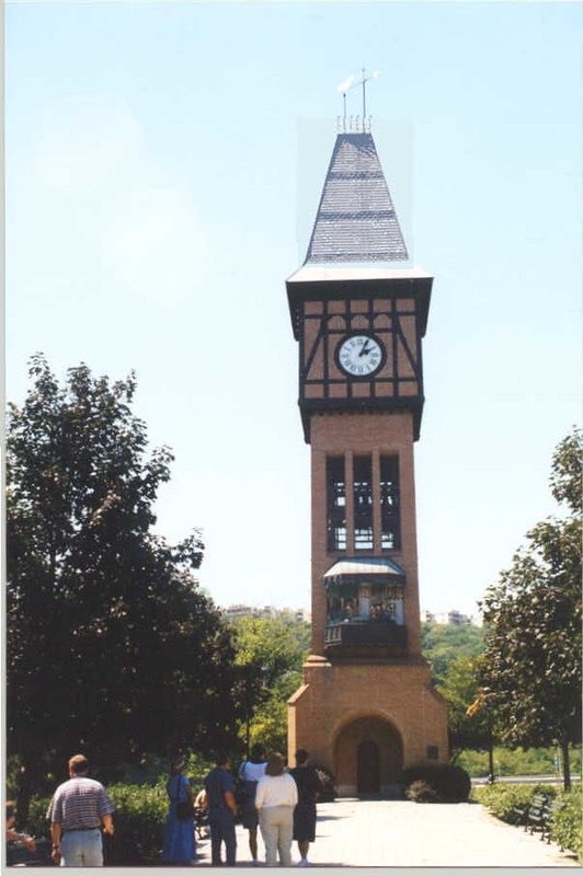 jchrisb123's tweet image. Today is National Kentucky Day.  Best known as the Bluegrass state. It’s largest city is Louisville &amp;amp; it’s capital city is Frankfort.  It became the 15th state on June 1st 1792.  It is well known the Louisville Slugger baseball bat &amp;amp; horse racing.