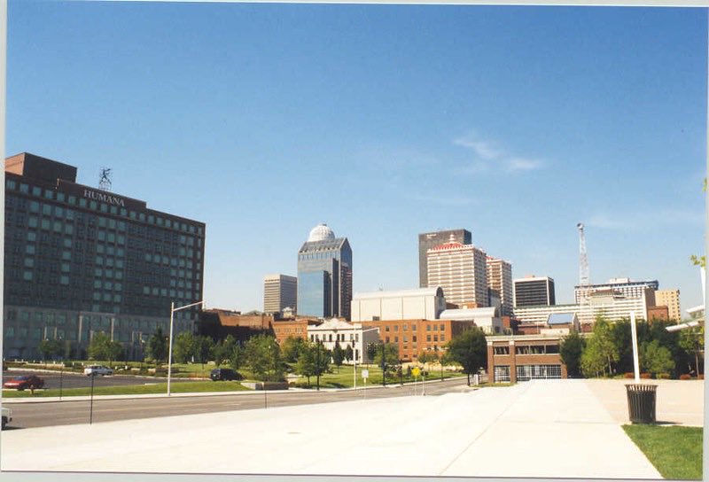 jchrisb123's tweet image. Today is National Kentucky Day.  Best known as the Bluegrass state. It’s largest city is Louisville &amp;amp; it’s capital city is Frankfort.  It became the 15th state on June 1st 1792.  It is well known the Louisville Slugger baseball bat &amp;amp; horse racing.