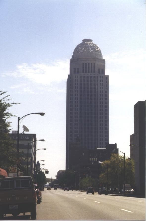 jchrisb123's tweet image. Today is National Kentucky Day.  Best known as the Bluegrass state. It’s largest city is Louisville &amp;amp; it’s capital city is Frankfort.  It became the 15th state on June 1st 1792.  It is well known the Louisville Slugger baseball bat &amp;amp; horse racing.