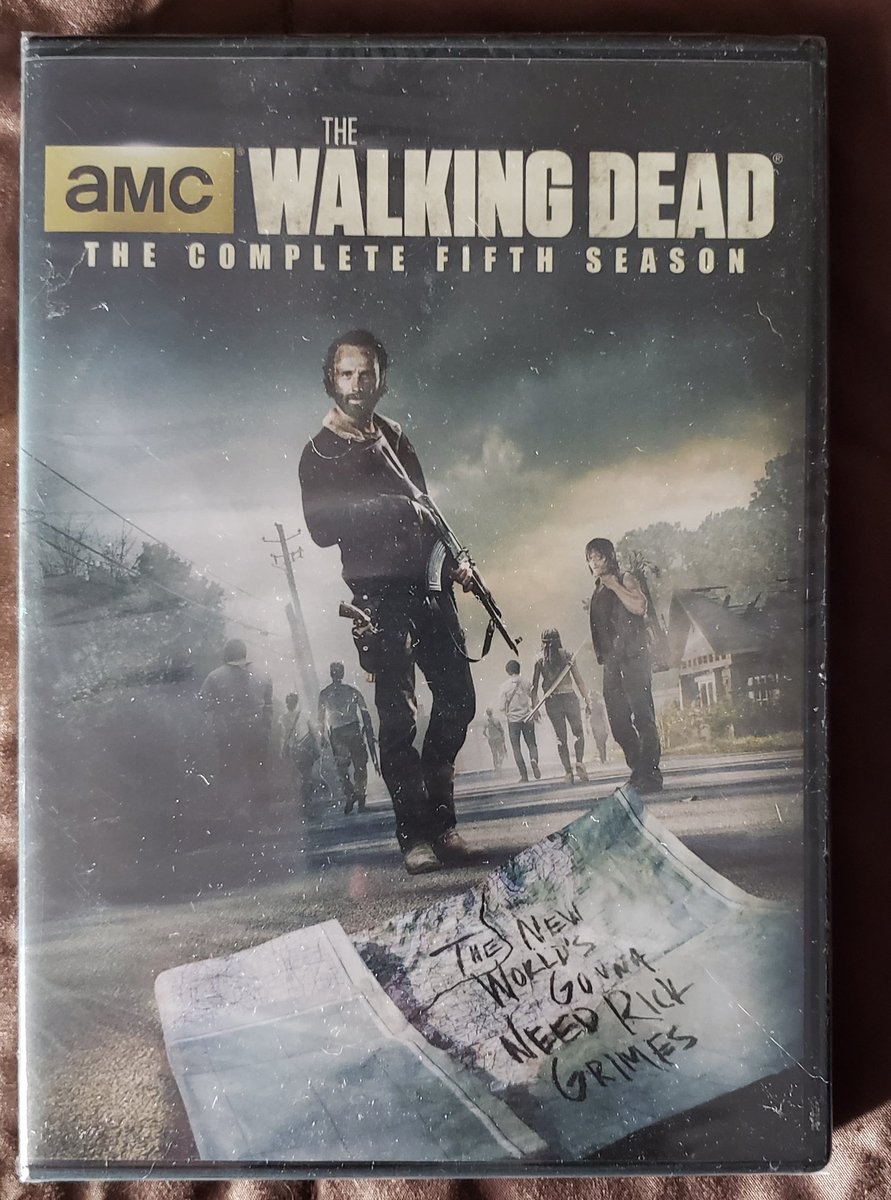 Up next in my #DarylDixonGiveaway is your chance to win this Season 5 dvd. For your chance to win, just post a pic or gif from Season 5 below.  Ends at 3pm EST today.
#TWDFamily