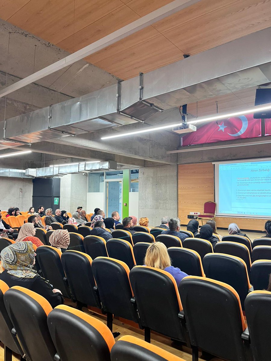 Rehber öğretmenimiz Eda ÇANKAYA'nın “ Zorbalık" adlı sunumuyla başlatılan programımız, okul aile birliği başkanlığı seçimiyle devam edip 1.dönem 1. Veli toplantısı sonrası sona ermiştir. 
<a href="/tcmeb/">Millî Eğitim Bakanlığı</a>
<a href="/istanbulilmem/">İstanbul İl Millî Eğitim Müdürlüğü</a>
<a href="/FatihilceMEM/">Fatih İlçe Millî Eğitim Müdürlüğü</a>  <a href="/meb_dinogretimi/">MEB Din Öğretimi Genel Müdürlüğü</a>