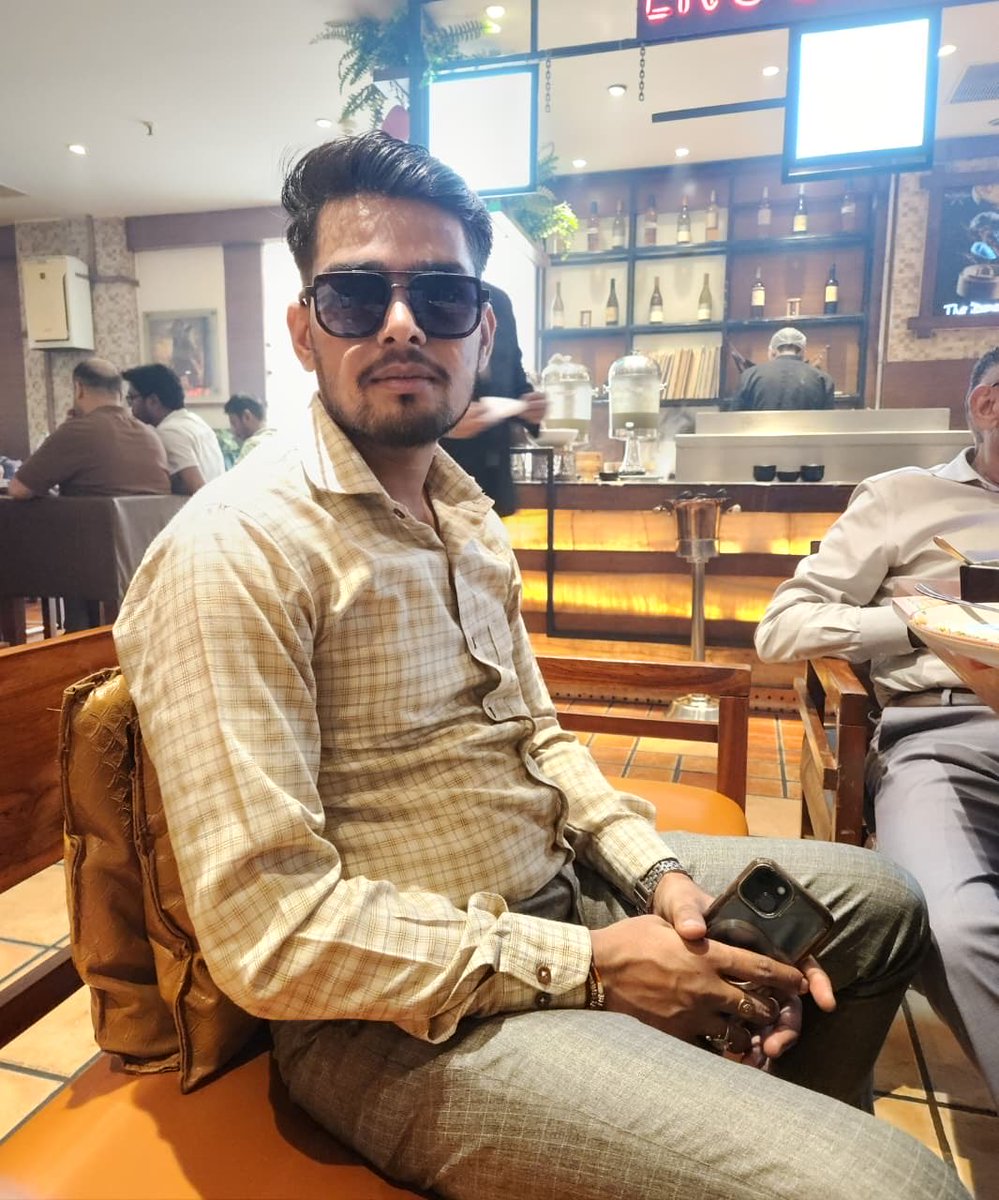 mohitpandit0's tweet image. आज चश्मा लगा के आनंद का अनुभूति किया  जा रहा है