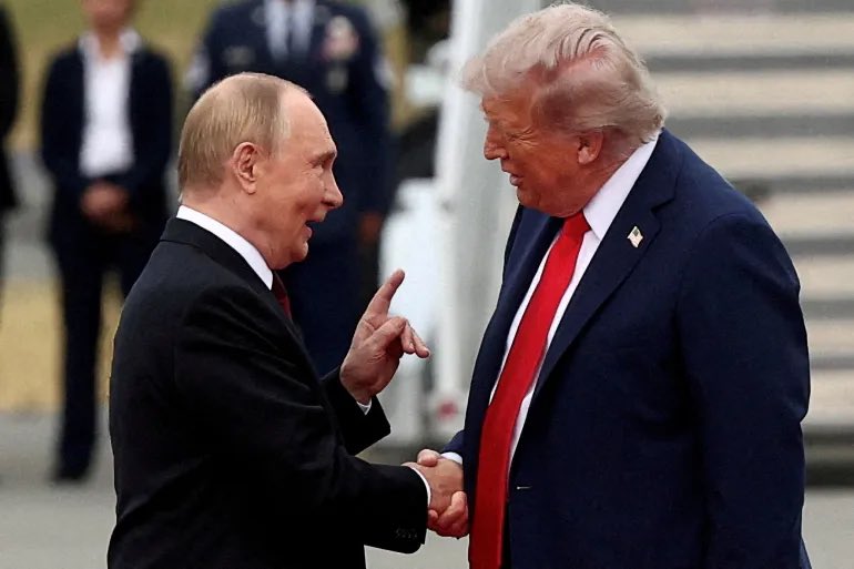 Trump said in a Fox interview that Putin will probably keep certain Ukrainian territories because Russians “fought” and seized them.

1. If the US isn’t a side in this war, it’s not up to Trump to decide what Putin can get. That’s up to Ukraine.

2. And honestly, if a thief stabs