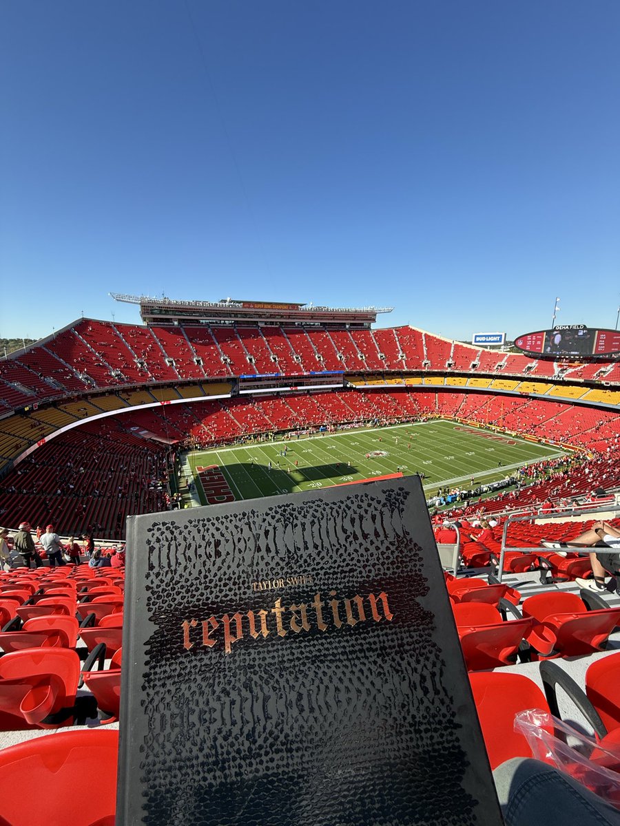 tscrazier's tweet image. WE’RE HERE